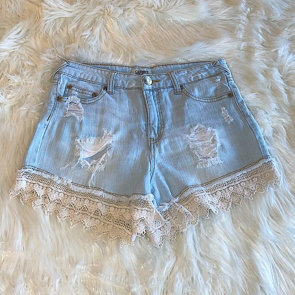 Vanilla Star size 1 one light wash distressed denim shorts w/ lace detail